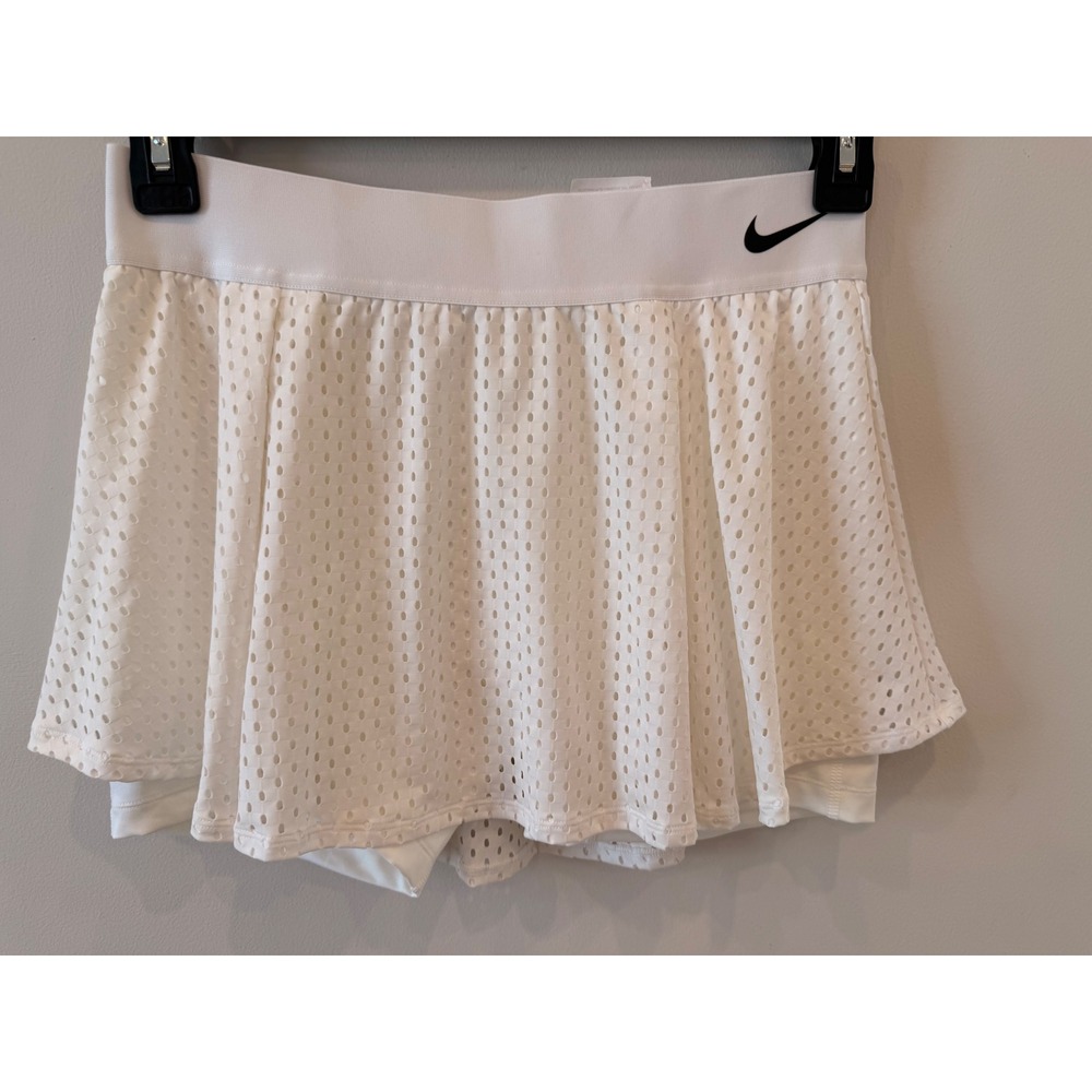Nike Dri-Fit White Tennis Skirt Skort Women's Med Athletic Skirt Built-In Shorts